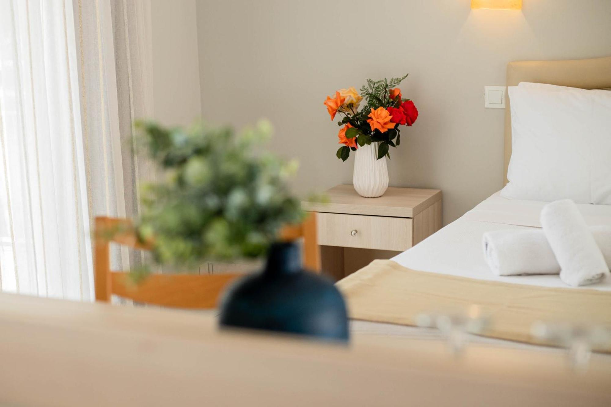Tosca Beach Hotel PalaiónTsiflíkion Kültér fotó