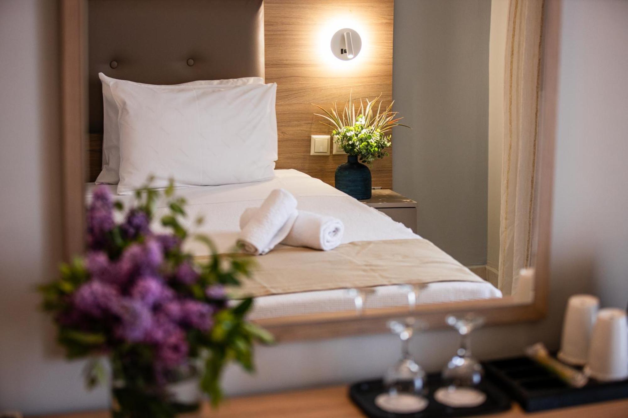 Tosca Beach Hotel PalaiónTsiflíkion Kültér fotó